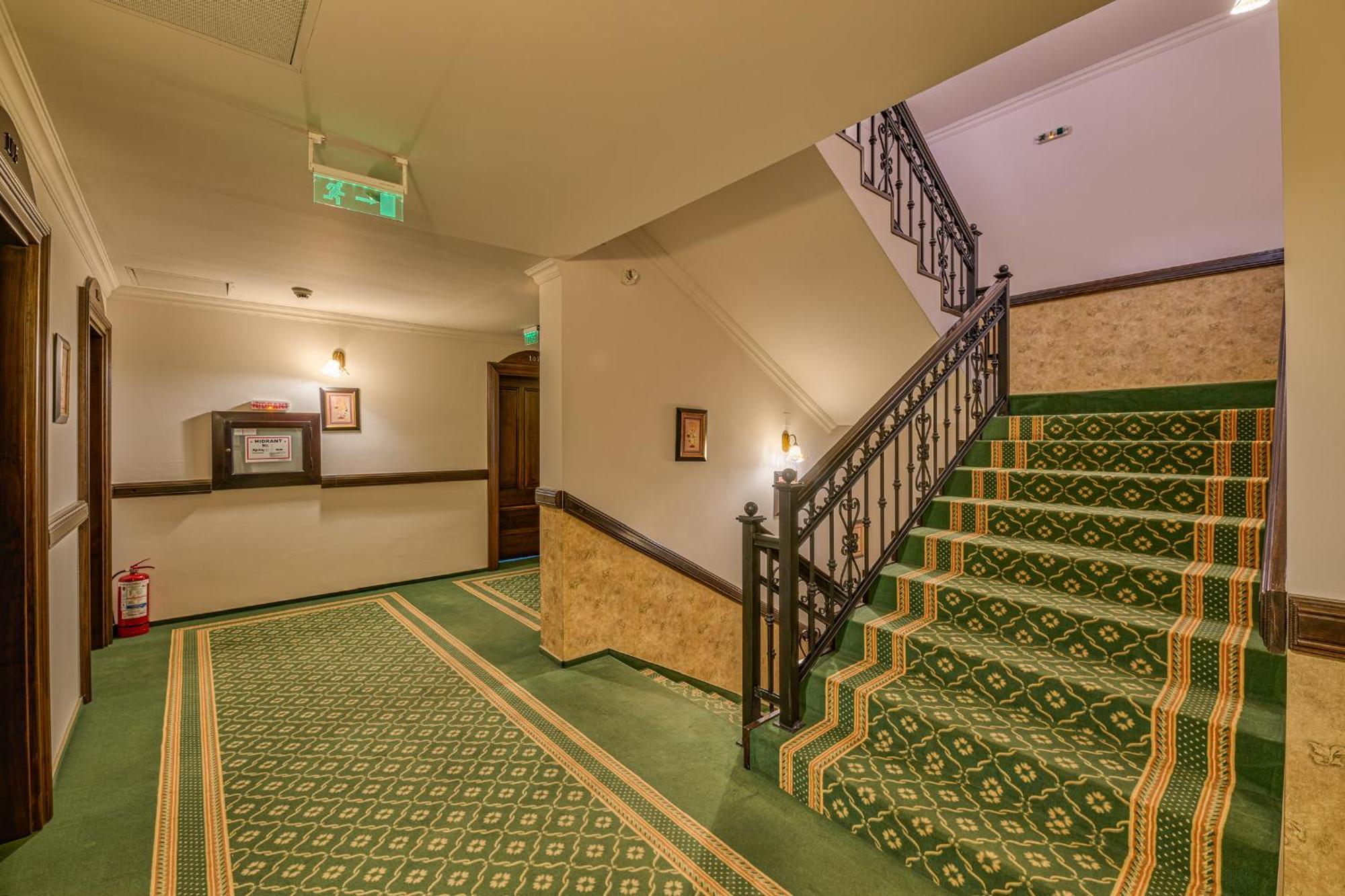 Hotel Classico 티미쇼아라 외부 사진