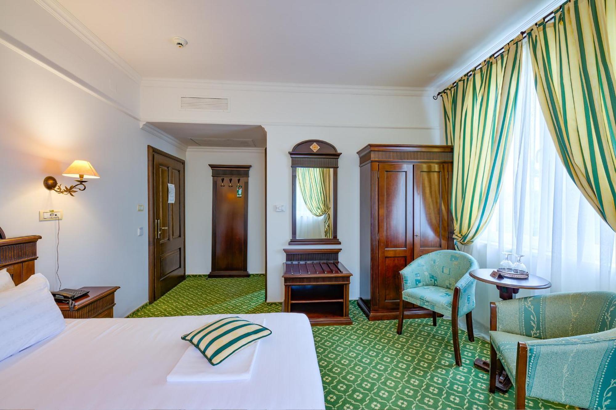 Hotel Classico 티미쇼아라 외부 사진